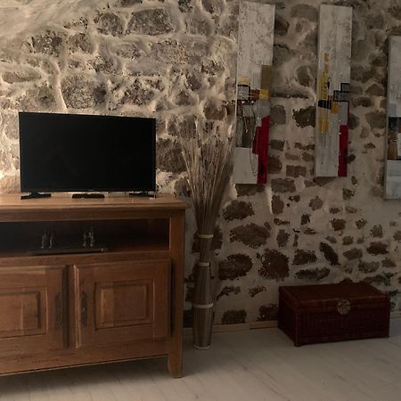 Dans Le Charme De La Pierre Apartment ลา การ์ด ภายนอก รูปภาพ